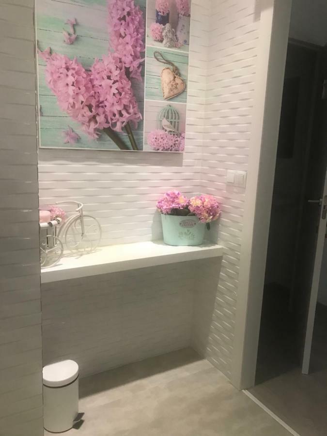 Kamelly Hotel Бадалона Екстериор снимка